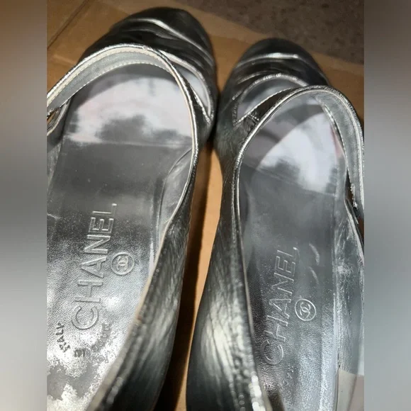 Chanel Silver Mary Jane Women's Shoes. READ DESCRIPTION - Picture 12 of 14